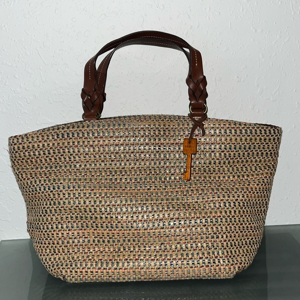 Fossil woven straw shoulder hobo bag